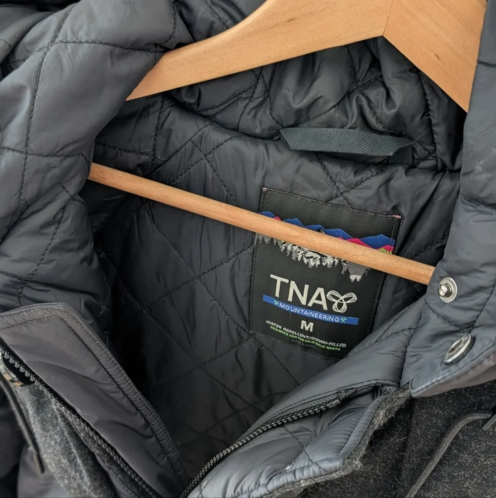 Aritzia TNA Zipper Front Hooded Down Fill Wool Trim Waterproof Puffer Jacket - Picture 6 of 12